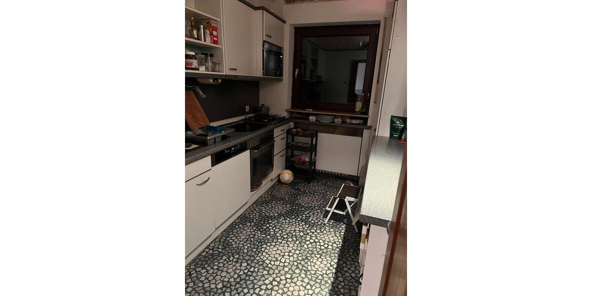 Etagenwohnung Rüsselsheim am Main - 4 Zimmer, 110 m&sup2;, 1.800&euro; | Angebot:25217018