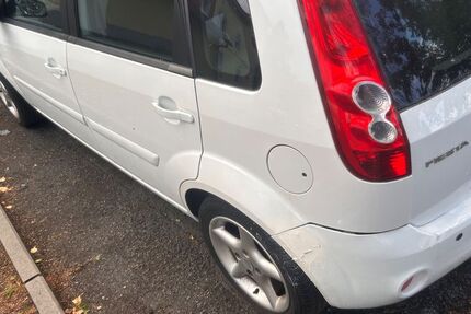 Ford Fiesta 186.000 km 1.100 &euro; Mörfelden-Walldorf 64546