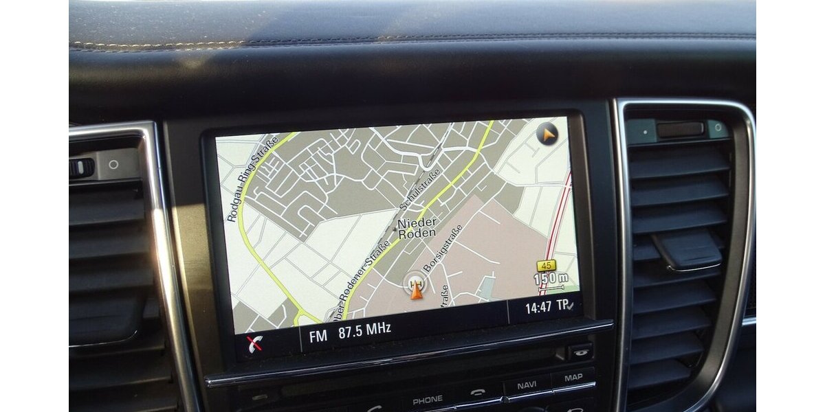 Porsche Panamera 4 GTS Bi-Xenon, Klappe, Luft, PDK, Chrono 184.608 km 26.890 &euro; Rodgau 63110