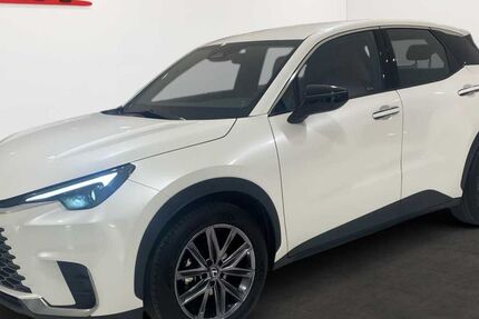 Lexus LBX 5.000 km 33.490 &euro; Frankfurt 60314