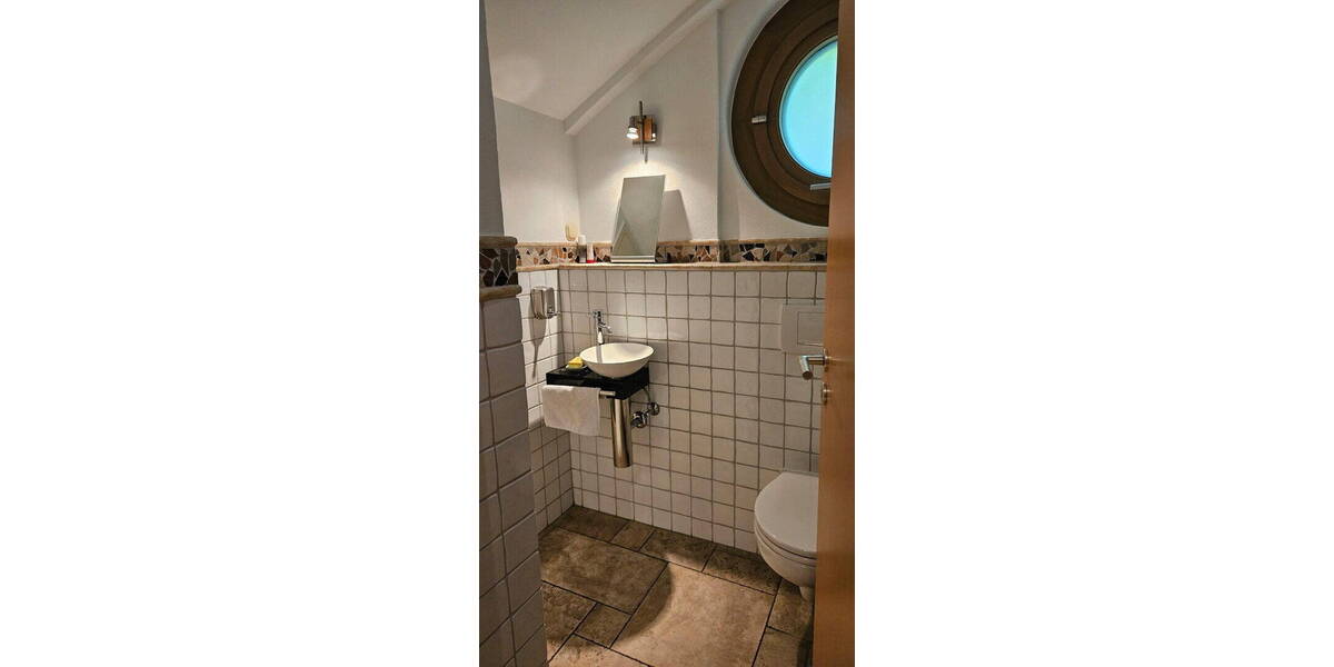 Einfamilienhaus Hofheim - 9 Zimmer, 320 m&sup2;, 4.250&euro; | Angebot:26616851