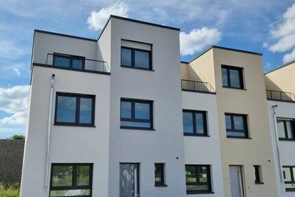 Endlich ankommen - 6-Zimmer Reiheneckhaus, Dachterrasse + sonniger Garten! *Hessengeld gecheckt? 6 zimmer