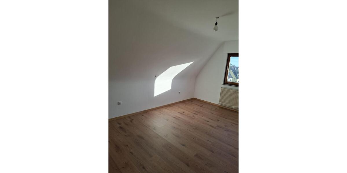 Reihenhaus Aschaffenburg Damm - 6 Zimmer, 153 m&sup2;, 395.000&euro; | Angebot:27165789