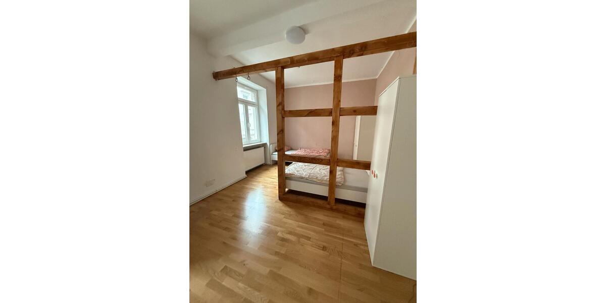Etagenwohnung Frankfurt am Main Bornheim - 4 Zimmer, 100 m&sup2;, 900&euro; | Angebot:26102123