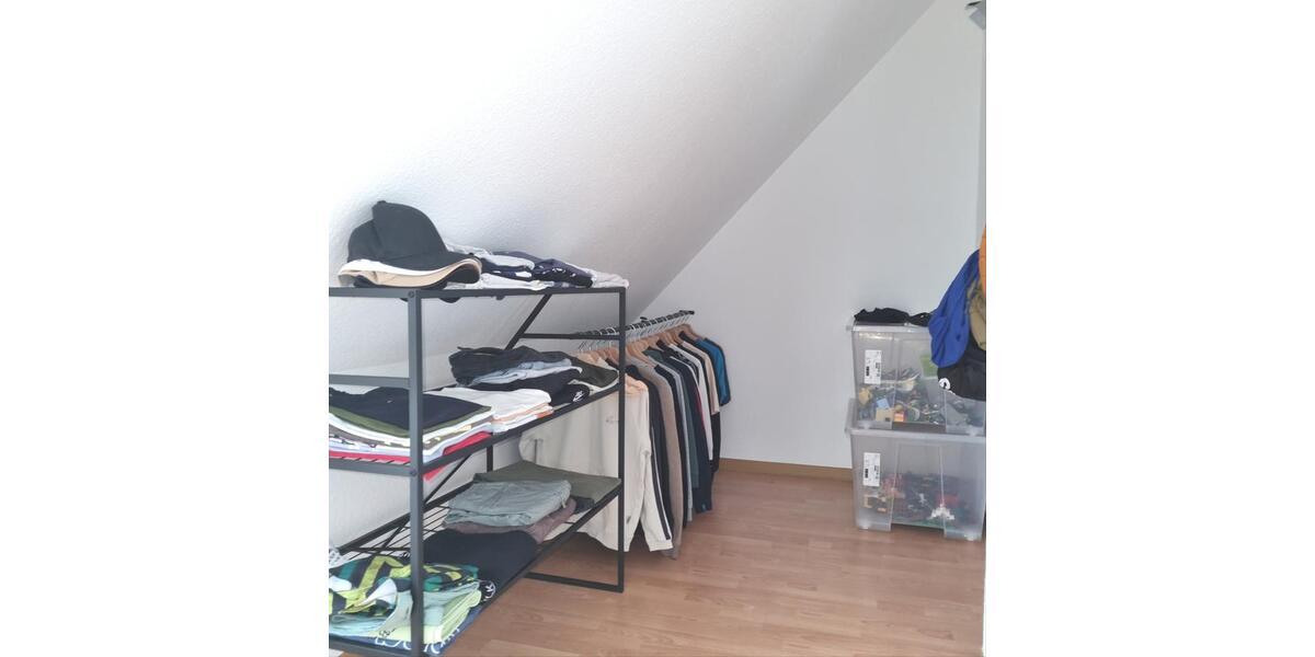 Dachgeschoßwohnung Kleinostheim - 5.5 Zimmer, 240 m&sup2;, 1.700&euro; | Angebot:26660338