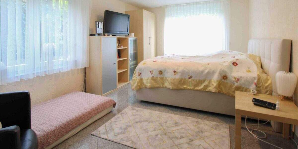 Freistehendes Einfamilienhaus mit großem Garten und Top-Potenzial zur flexiblen Nutzung 8 zimmer