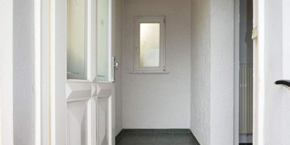 AUMÜLLER-Immobilien - Sympathische DHH mit Nebengebäude und sonnigere Hoffläche als Mietobjekt 4 zimmer