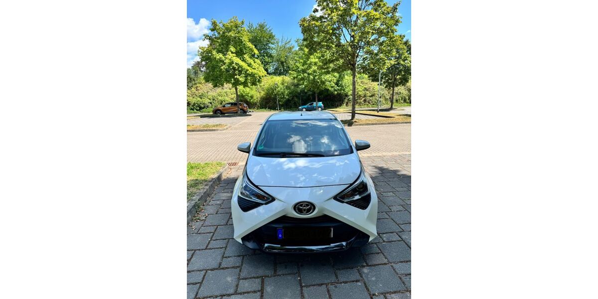 Toyota Aygo (X) 10.200 km 12.600 &euro; Bruchköbel 63486