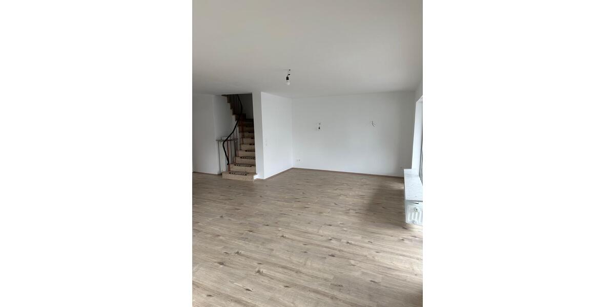 Einfamilienhaus Stockstadt am Main - 6 Zimmer, 140 m&sup2;, 1.900&euro; | Angebot:26227864