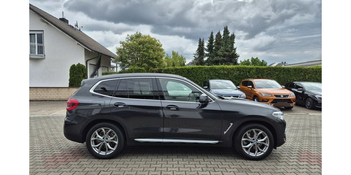 BMW X3 xDrive 20 i xLine, HUD, Kamera, Ambientebeleuch 70.000 km 23.790 &euro; Rodgau 63110