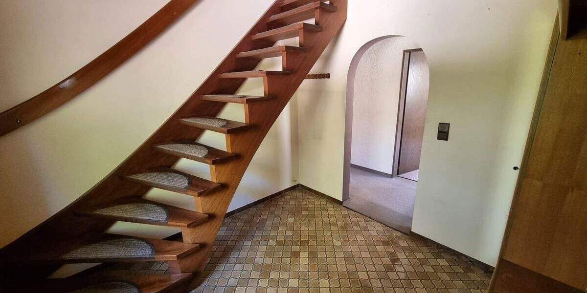 Mehrfamilienhaus, Wohnhaus Bad Homburg Ober-Erlenbach - 8 Zimmer, 177 m&sup2;, 725.000&euro; | Angebot:24821754