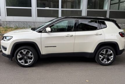 Jeep Compass 114.000 km 16.100 € Frankfurt 60596