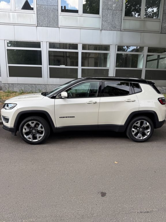 Jeep Compass 114.000 km 16.100 € Frankfurt 60596