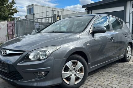 Hyundai i30 142.288 km 4.499 &euro; Hanau 63456