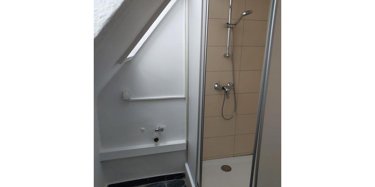 Dachgeschoßwohnung Frankfurt am Main Schwanheim - 2 Zimmer, 48 m&sup2;, 650&euro; | Angebot:26407665