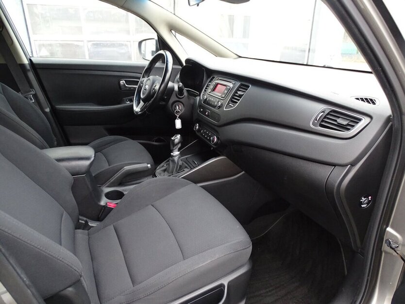 Carens 1,6l Edition 7 Klima, Sitzheizung, AHK, PDC