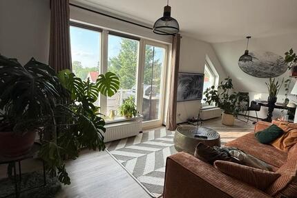 2-Zi.-DG Whg. mit Balkon & EBK in ruhiger Lage nahe Berlin