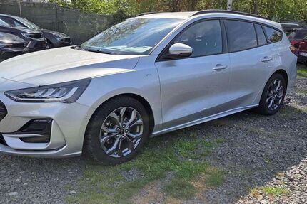 Ford Focus 29.570 km 17.450 &euro; Kriftel 65830
