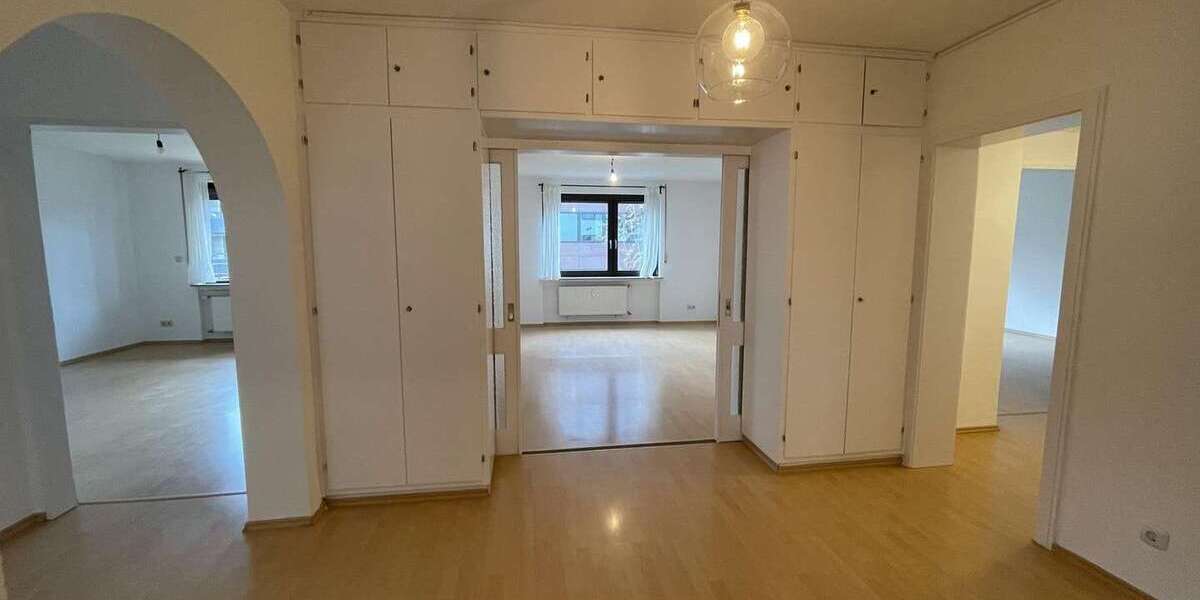 Etagenwohnung Frankfurt am Main Westend Süd - 4 Zimmer, 120 m&sup2;, 1.990&euro; | Angebot:27125840