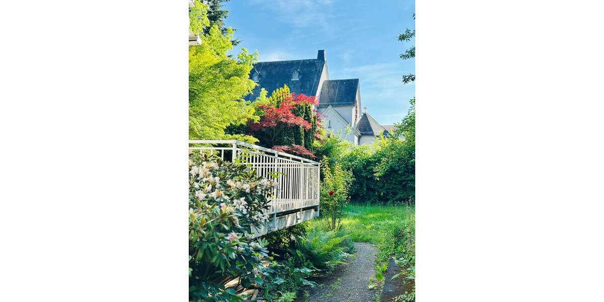 Etagenwohnung Bad Homburg vor der Höhe Gonzenheim - 3.5 Zimmer, 150 m&sup2;, 2.600&euro; | Angebot:26821370