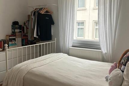 !NUR 4 monatige Untermiete! Freies Zimmer in einer Frauen 2er-WG 1 zimmer