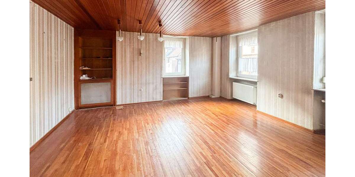 Einfamilienhaus Groß-Umstadt Umstadt - 8 Zimmer, 210 m&sup2;, 180.000&euro; | Angebot:25447132