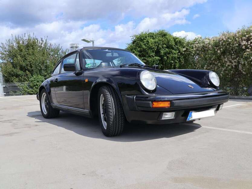 911