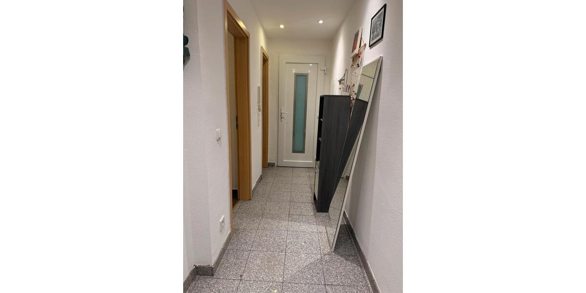 ruhiges WG-Zimmer (15 m?) in gepflegter 4 Zi-Wohnung in Maintal 1 zimmer