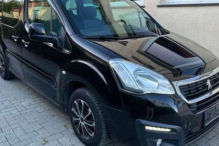 Peugeot Partner 302.973 km 3.990 € Friedrichsdorf 61381
