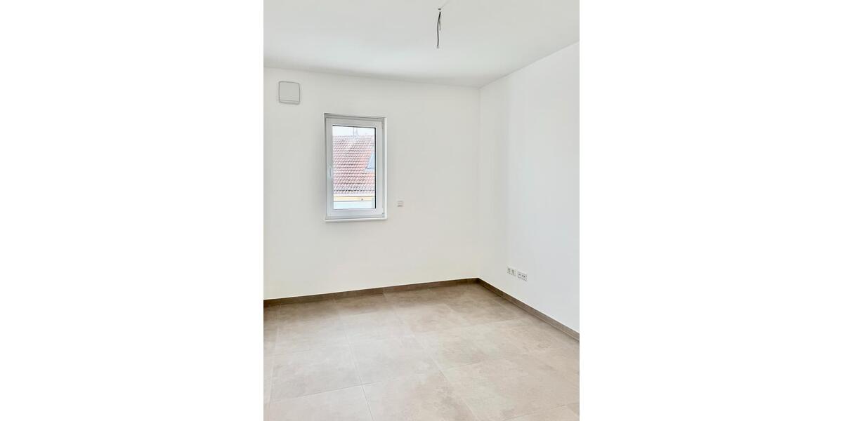 Helle 2,5-Zimmer-Penthouse-Wohnung mit hochwertiger Einbauküche und Aufzug 2.5 zimmer