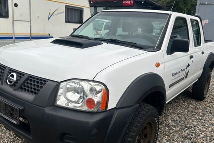 Nissan Navara 190.000 km 7.800 € Frankfurt 60486