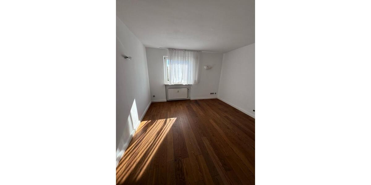 Maisonettenwohnung Dietzenbach - 6 Zimmer, 182 m&sup2;, 2.950&euro; | Angebot:19980319