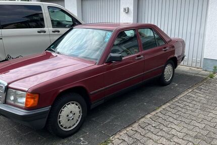 Mercedes-Benz 190 271.981 km 3.400 € Frankfurt am Main 60529