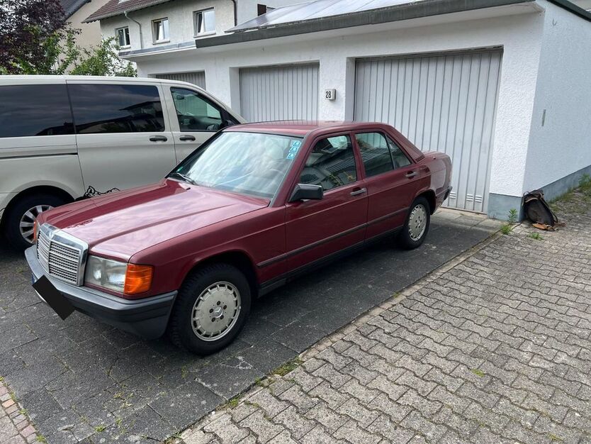 Mercedes-Benz 190 271.981 km 3.400 € Frankfurt am Main 60529