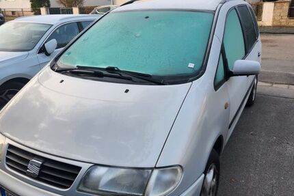 Seat Alhambra 89.000 km 3.999 &euro; Hanau 63456