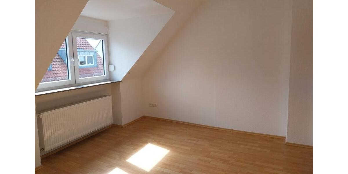 Dachgeschoßwohnung Aschaffenburg Damm - 2 Zimmer, 68 m&sup2;, 780&euro; | Angebot:26327168