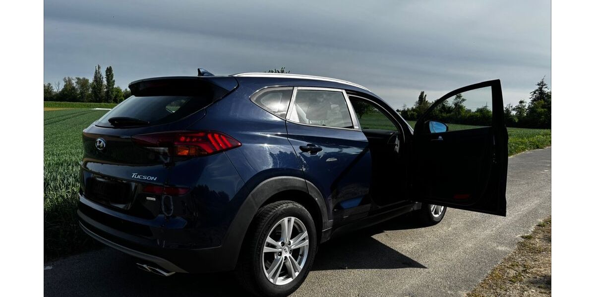 Hyundai TUCSON 97.000 km 16.800 &euro; Hattersheim 65795