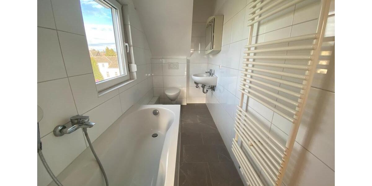 Dachgeschoßwohnung Friedberg (Hessen) - 3 Zimmer, 67 m&sup2;, 900&euro; | Angebot:26283683