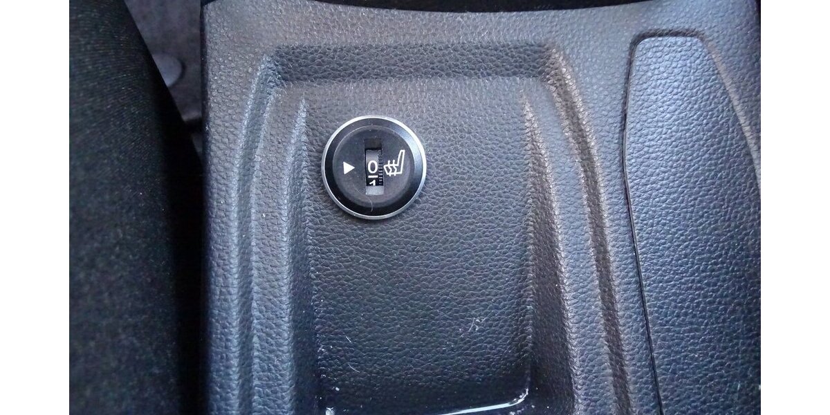 Renault Clio 1,0l Evolution Navi Rückfahrkamera, Einparkhi 31.015 km 12.490 &euro; Rodgau 63110