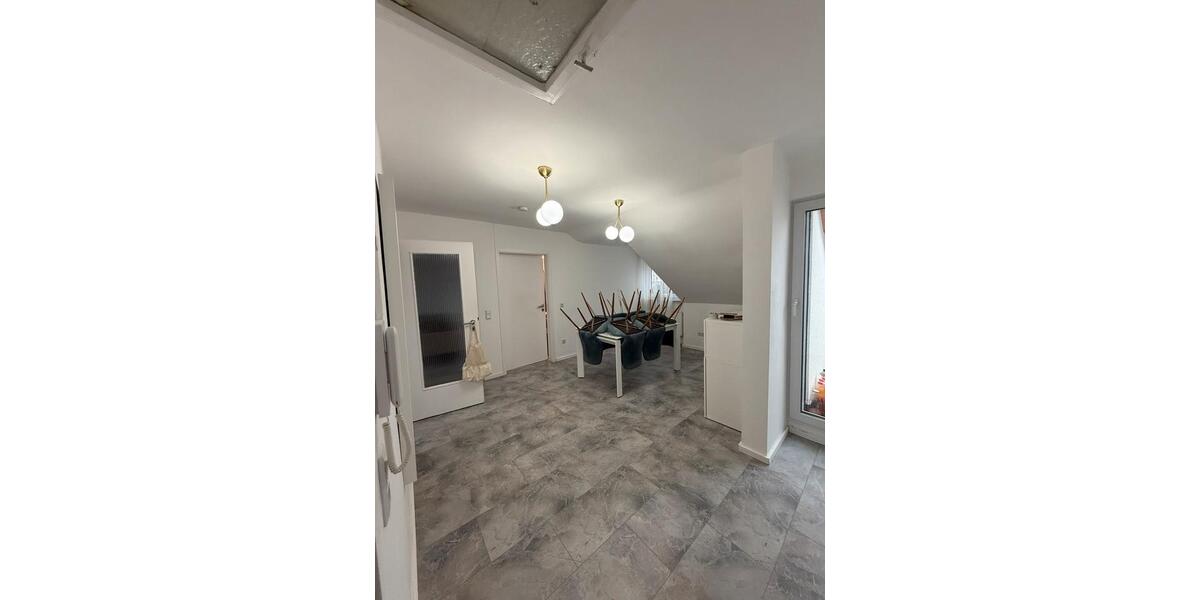 2,5-Zimmer Dachgeschosswohnung in HanauRosenau 2.5 zimmer