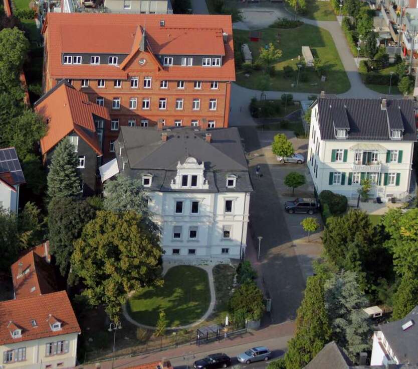 Büro in Friedrichsdorf 2.950 € 270 m²