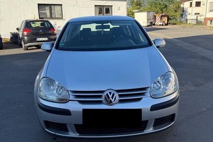 VW Golf 285.000 km 1.400 € Hainburg 63512