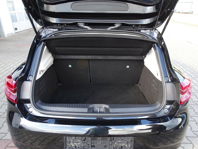 Renault Clio 1,0l Evolution Navi Rückfahrkamera, Einparkhi 31.015 km 12.990 € Rodgau 63110