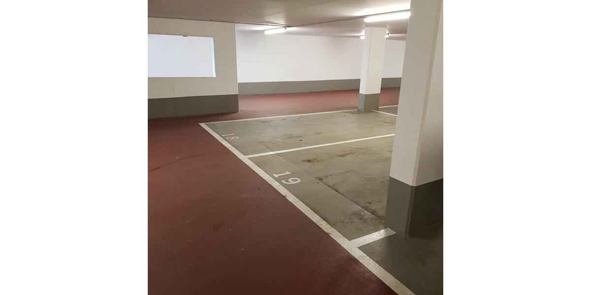 Komfortable Wohnung mit Balkon, Aufzug und Tiefgaragenstellplatz 3 zimmer