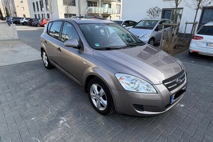 Kia ceed / Ceed 75.000 km 4.000 &euro; Kelsterbach 65451