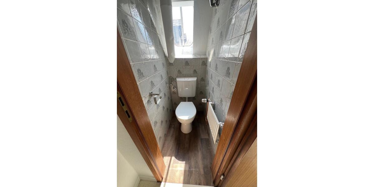 Dachgeschoßwohnung Frankfurt am Main Sachsenhausen - 1 Zimmer, 10 m&sup2;, 220&euro; | Angebot:26254507