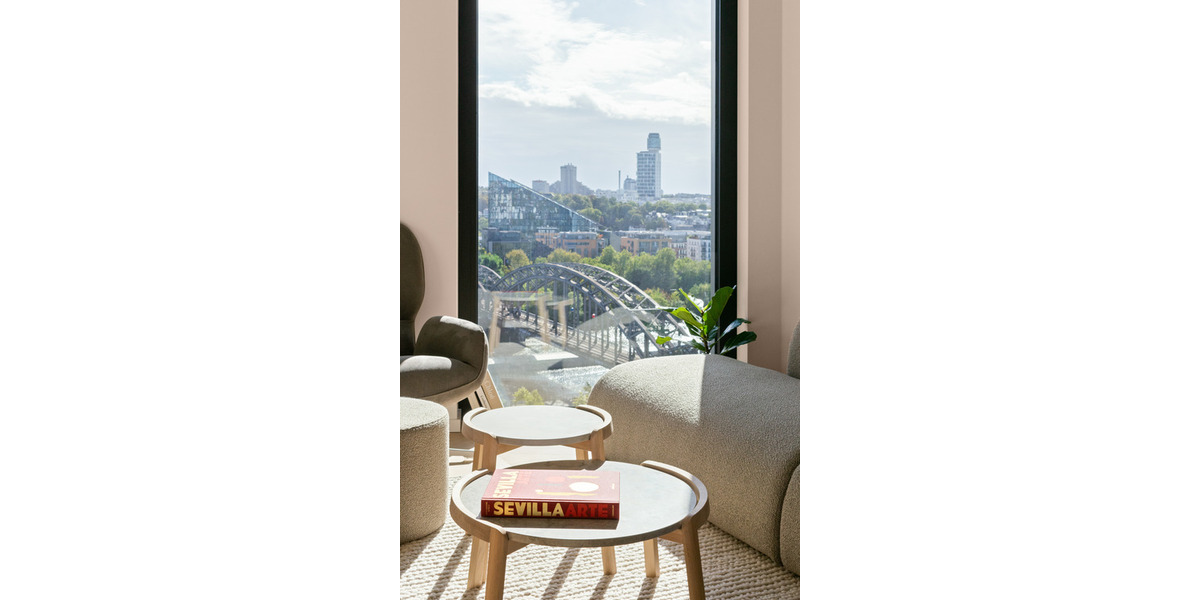 Etagenwohnung Frankfurt am Main Ostend - 2 Zimmer, 69 m&sup2;, 2.550&euro; | Angebot:25737653