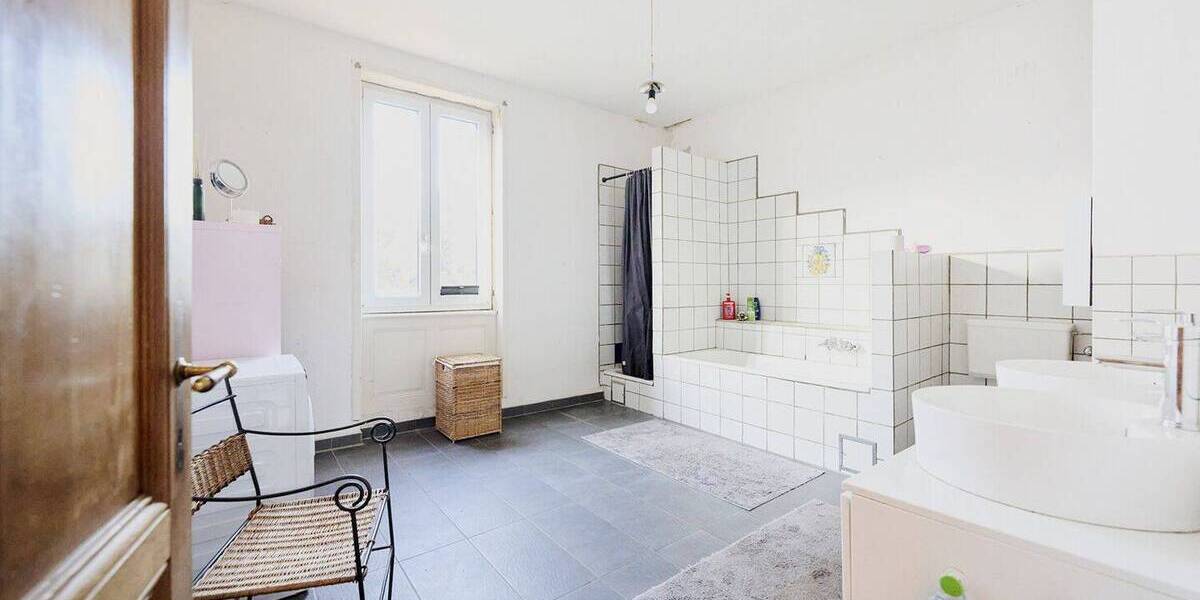 Mehrfamilienhaus, Wohnhaus Frankfurt am Main Seckbach - 6 Zimmer, 242 m&sup2;, 1.200.000&euro; | Angebot:26139136