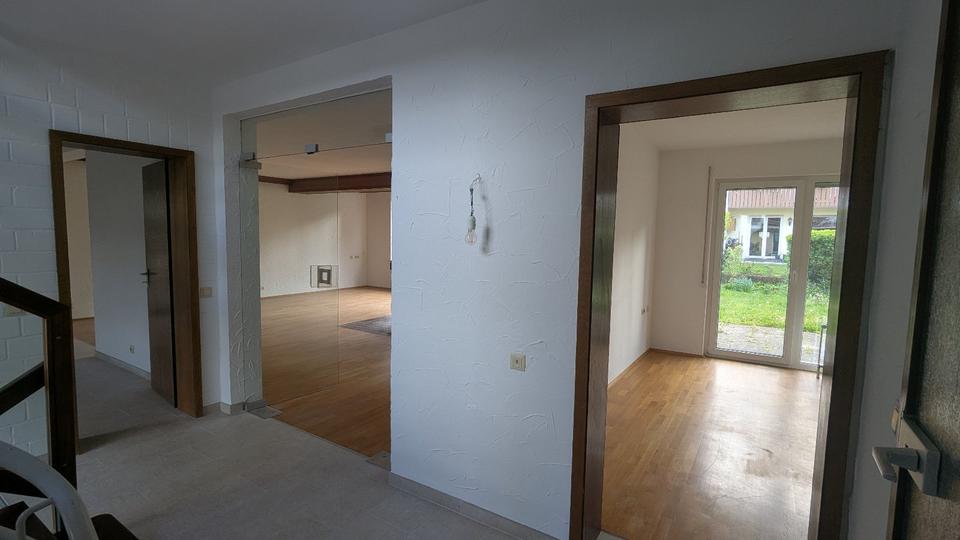 Einfamilienhaus Kelkheim (Taunus) - 8 Zimmer, 211 m&sup2;, 1.050.000&euro; | Angebot:26227949