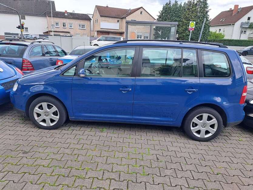 VW Touran 225.000 km 950 € Darmstadt 64291
